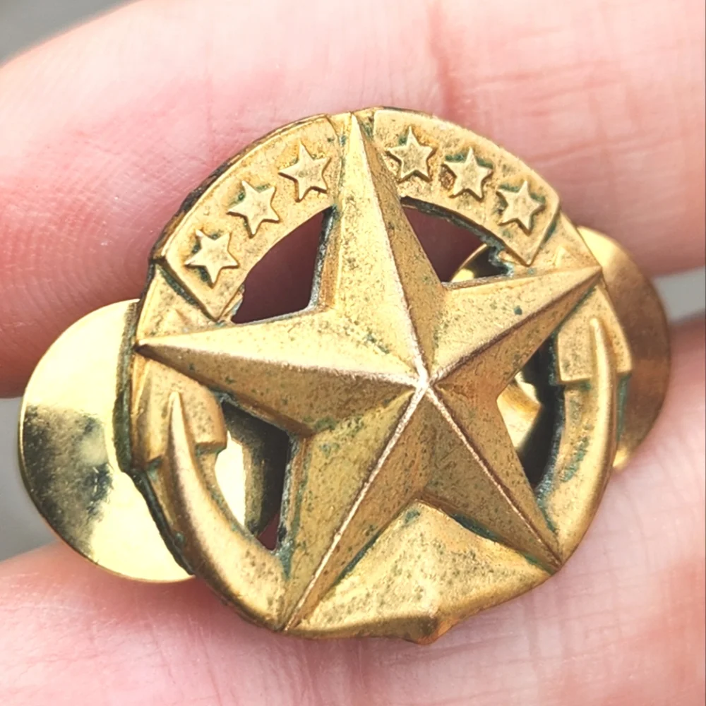 Vtg Command at Sea Navy Insignia Badge Lapel Pin
